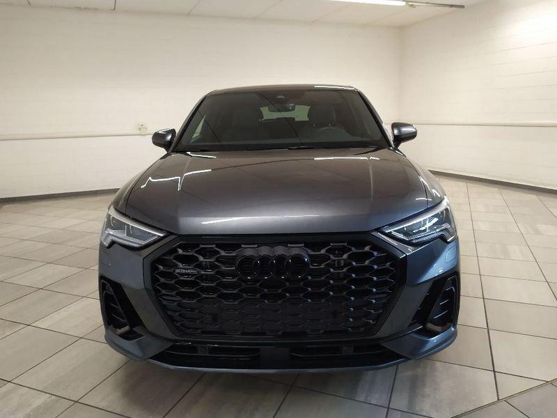 Audi Q3 Sportback 40 2.0 tdi Identity Black quattro 193cv s-tronic
