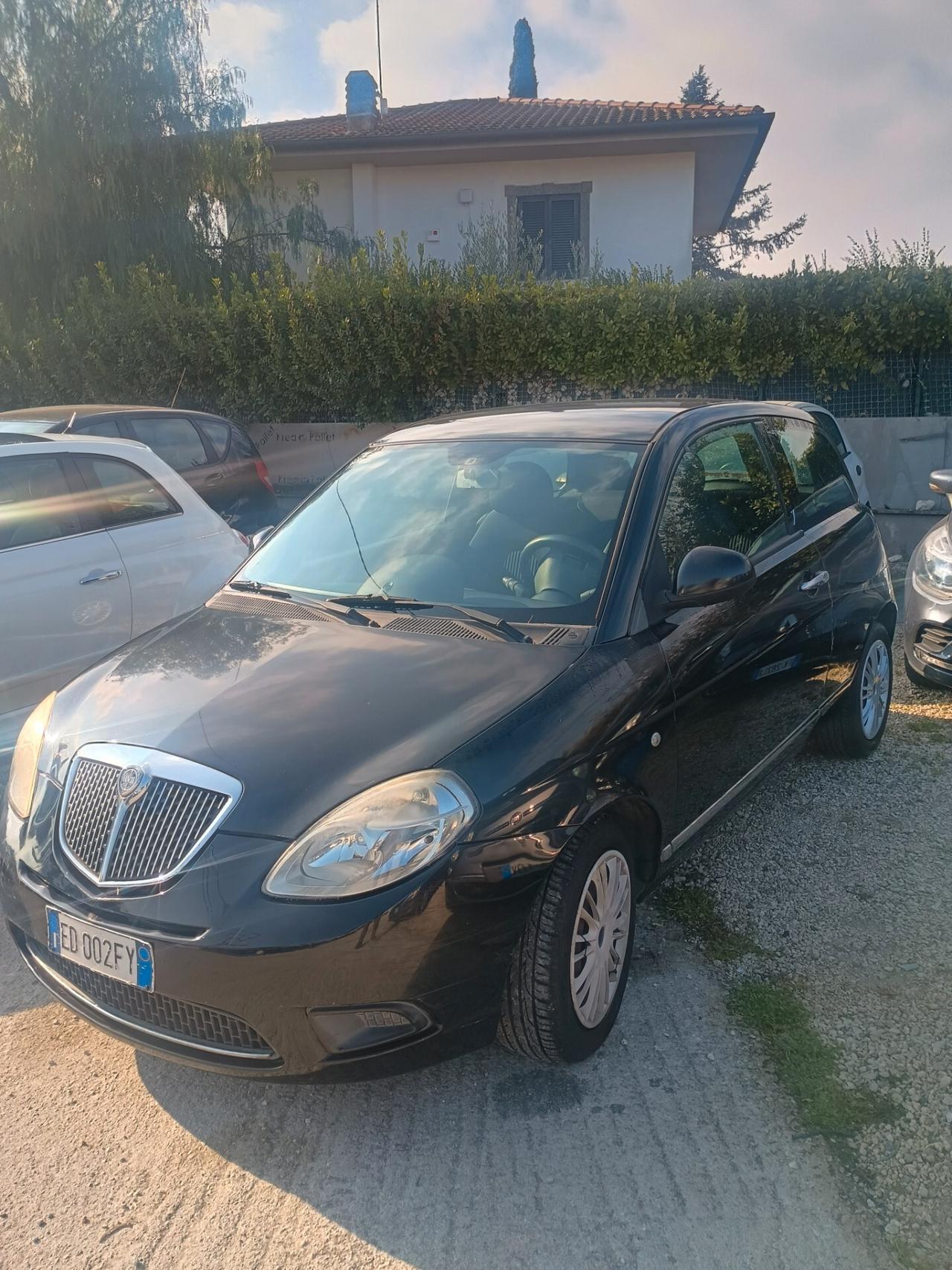 Lancia Ypsilon 1.2 69 CV 5 porte S&S Gold