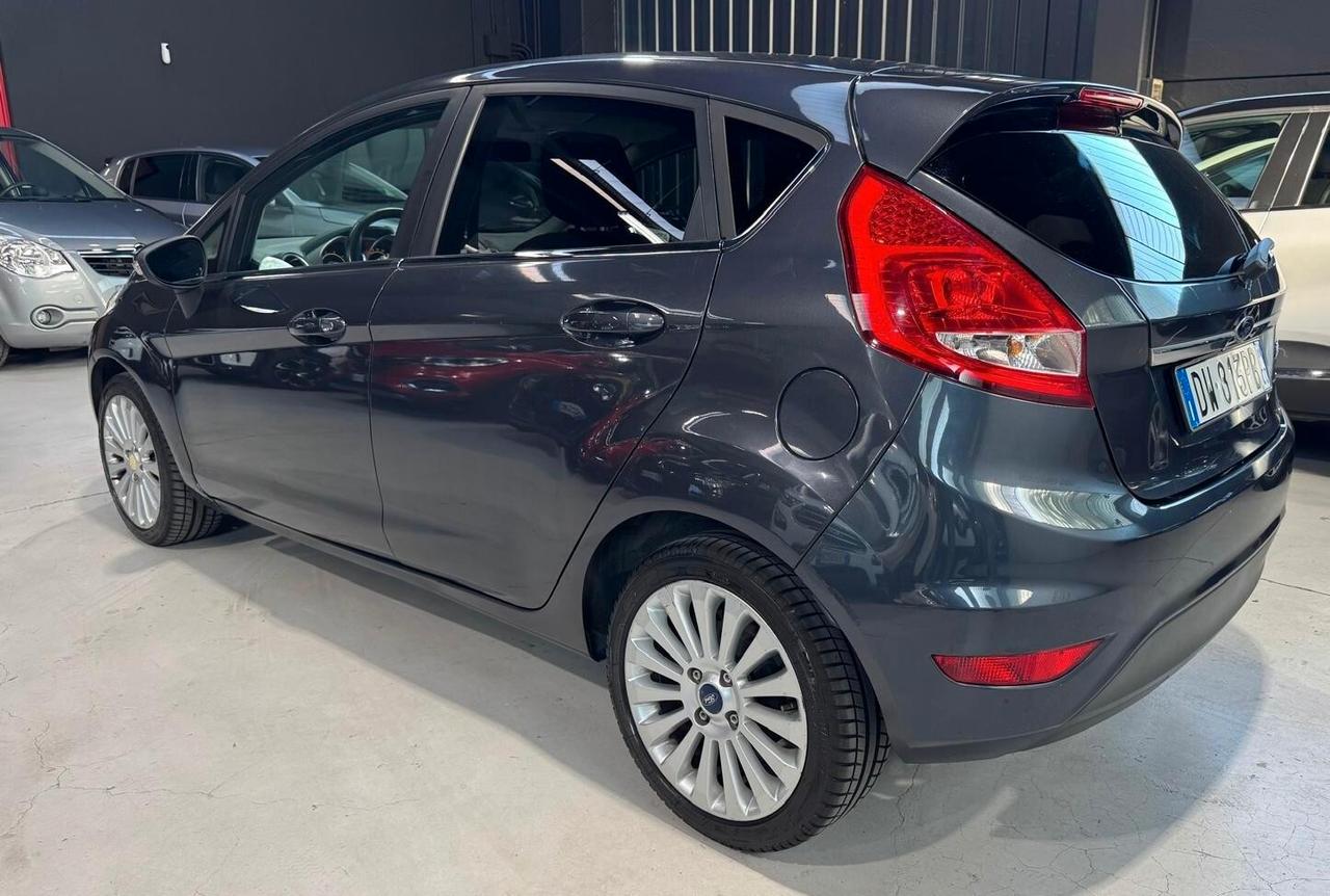 Ford Fiesta Titanium benzina Neopatentati