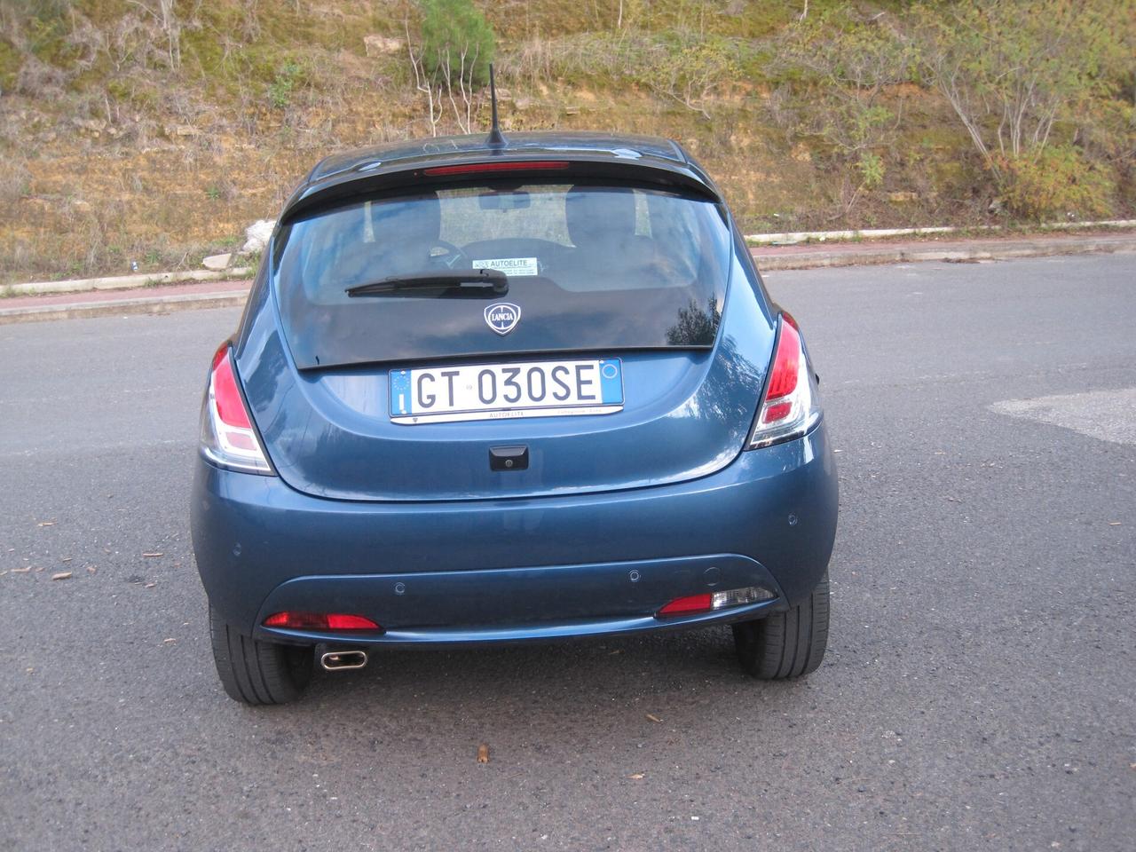 Lancia Ypsilon 1.0 FireFly 5 porte S&S Hybrid Platino