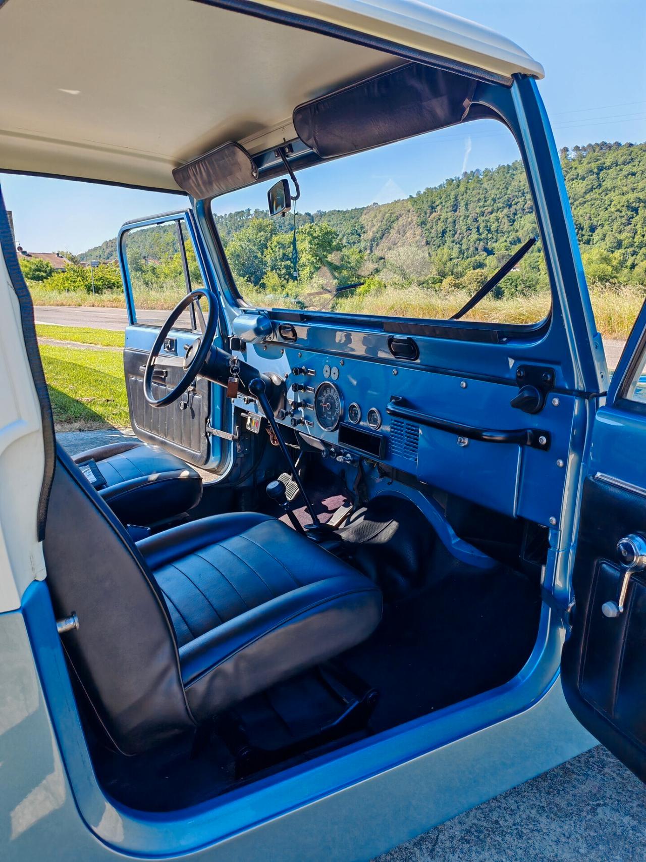 Jeep Wrangler CJ-7 (STUPENDA)
