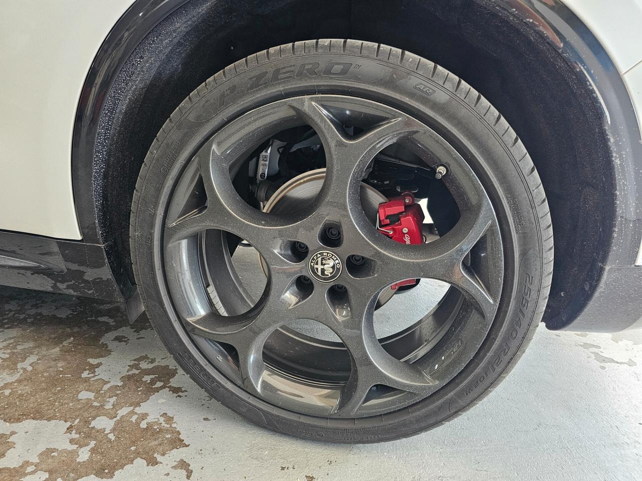 Alfa Romeo Stelvio 2.2 Turbodiesel 160 CV AT8 RWD Veloce