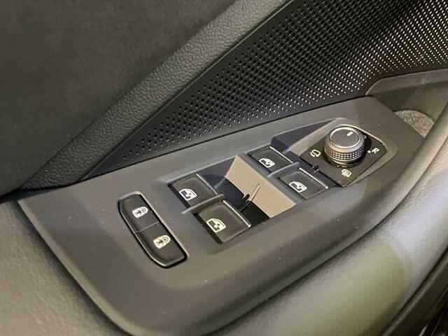 Volkswagen Passat Variant 8ª serie 2.0TDI 150CV DSG R-LINE - IVA ESPOSTA