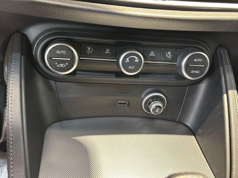Alfa Romeo Stelvio 2.0 T 200 CV Sprint AT8 Q4
