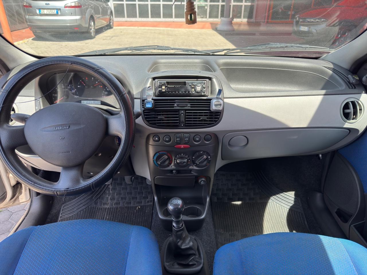 Fiat Punto ADATTA A NEOPATENTATI 1.2i 16V