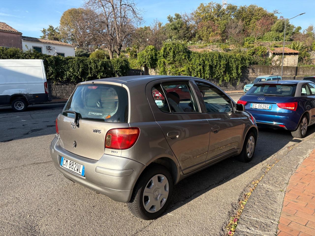 Toyota Yaris 1.0i 16V cat 5 porte Sol Blue