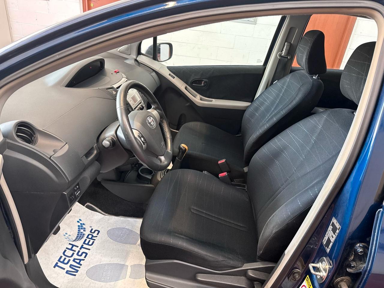 Toyota Yaris 1.0 5 porte Sol benz NEOPAT