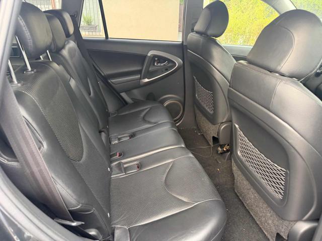 TOYOTA RAV 4 MY23 RAV4 2.2 D-4D 177 CV Luxury senza lavoro da fare