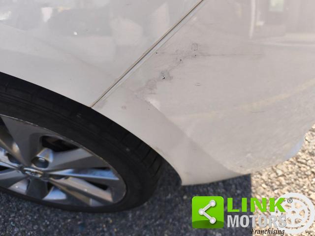 TOYOTA Auris 1.8 Hybrid Lounge