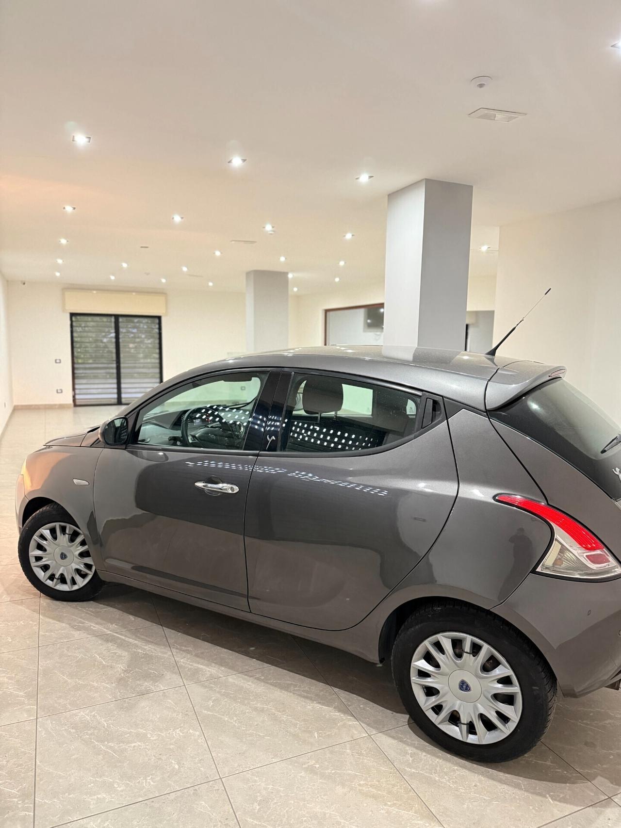 Lancia Ypsilon 1.2 69 CV 5 porte Elle