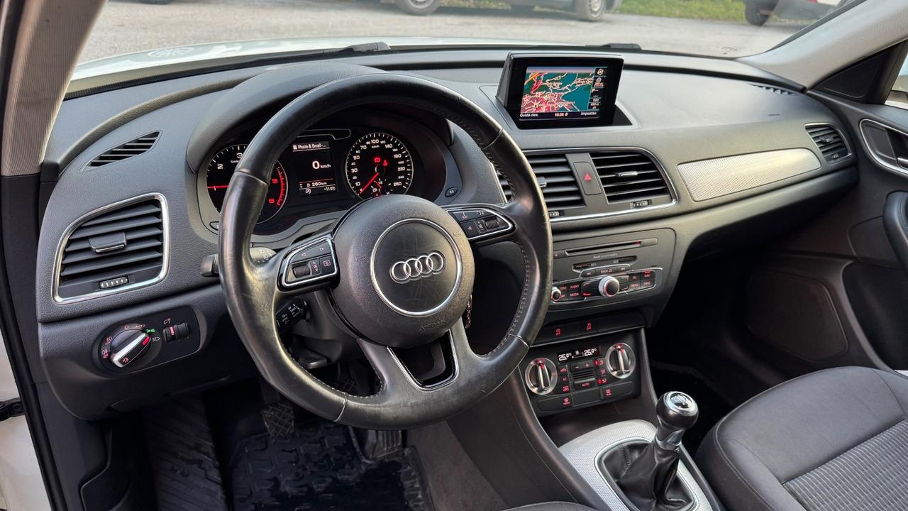 Audi Q3 2.0 TDI 140cv S-line