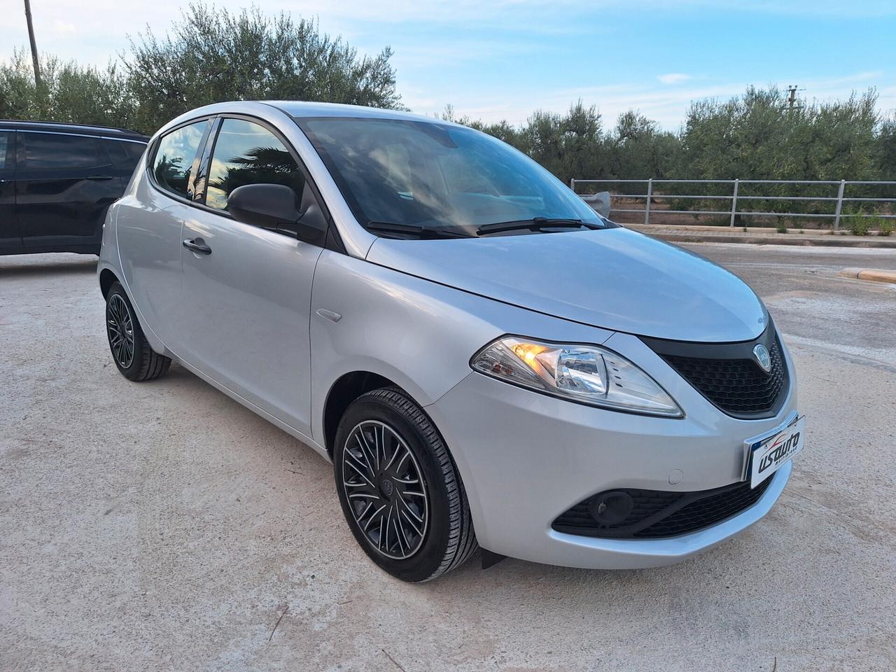 Lancia Ypsilon 1.2 69 CV 5 p 72000 KM 2019