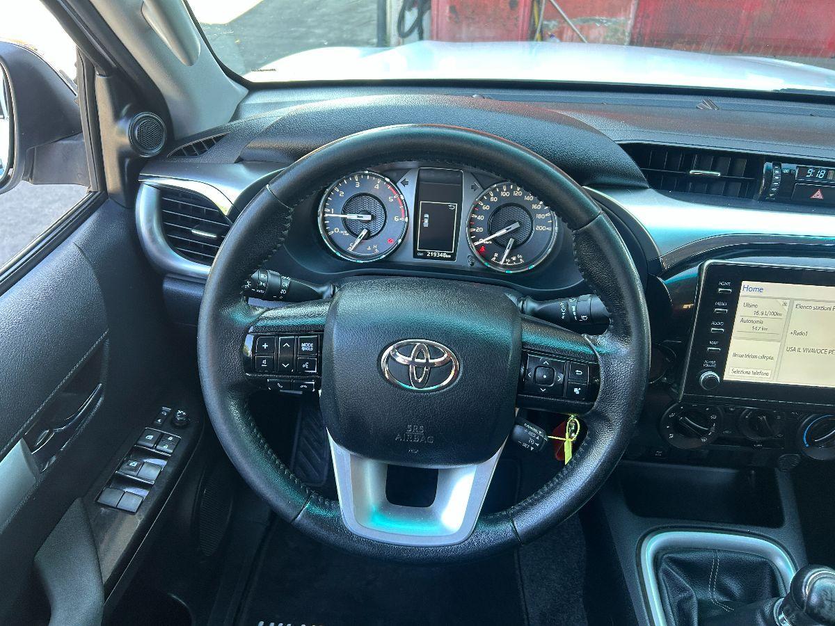 TOYOTA - Hilux 2.4 d-4d 4x4 EXECUTIVE TELECAMERA