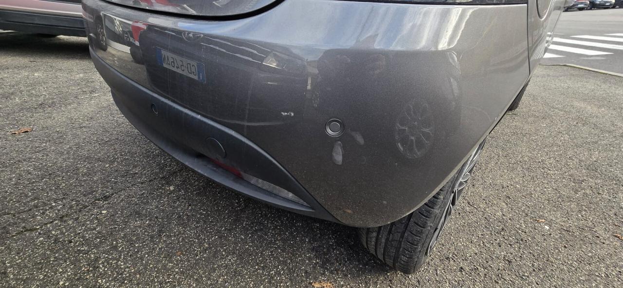 Lancia Ypsilon 1.0 FireFly 5 porte S&S Hybrid UnYca