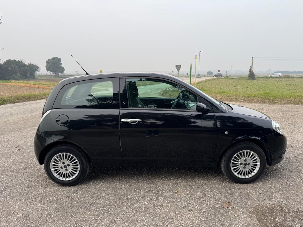 Lancia Ypsilon 1.2 Argento