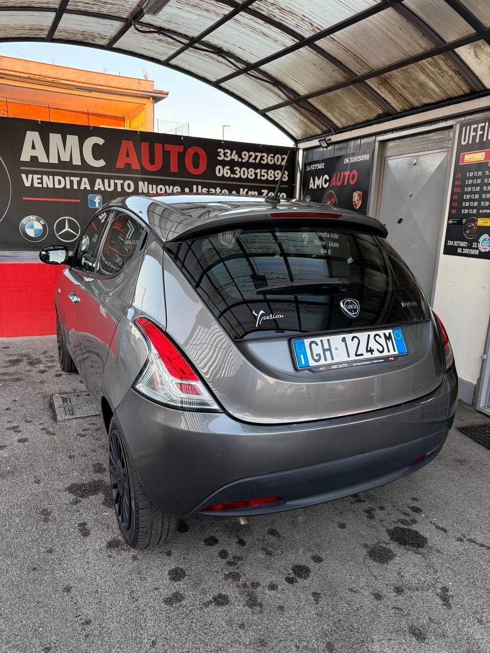 Lancia Ypsilon 1.0 FireFly 5 porte S&S Hybrid Ecochic Silver