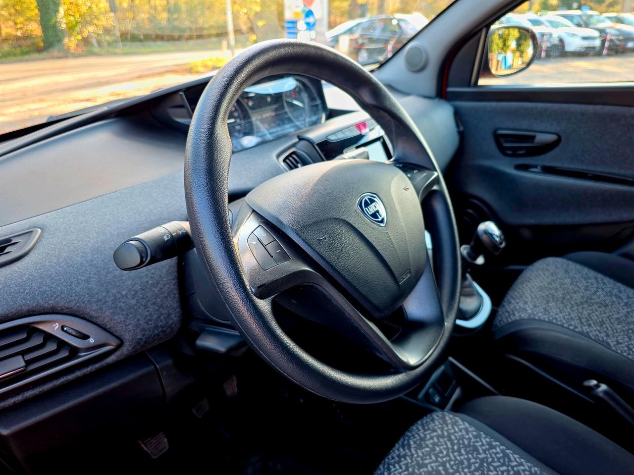 Lancia Ypsilon 1.0 FireFly 5 porte S&S Hybrid Ecochic Gold 2020-E6 Manuale NEO