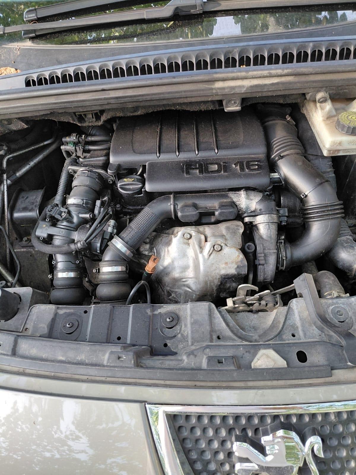 Peugeot 3008 1.6 HDi 110CV cambio robotizzato Premium