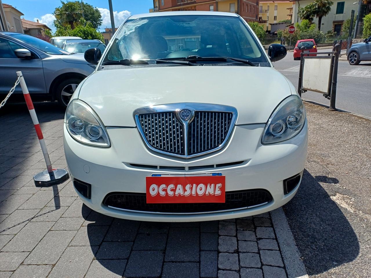 Lancia Ypsilon 1.3 MJT 75 CV Unyca