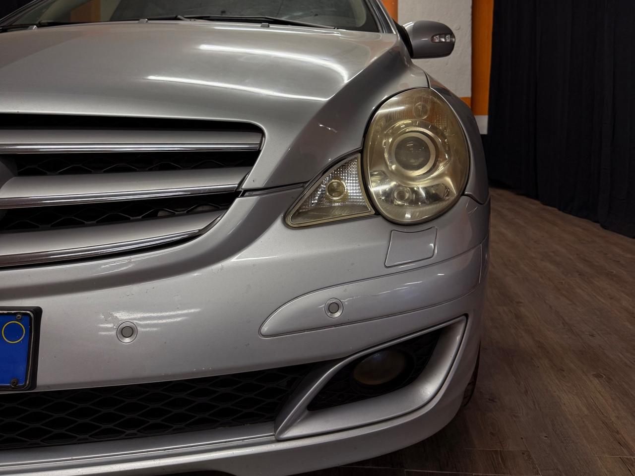 STUPENDA MERCEDES-BENZ CLASSE R 6 POSTI CON INTERNI IN PELLE TOTALE