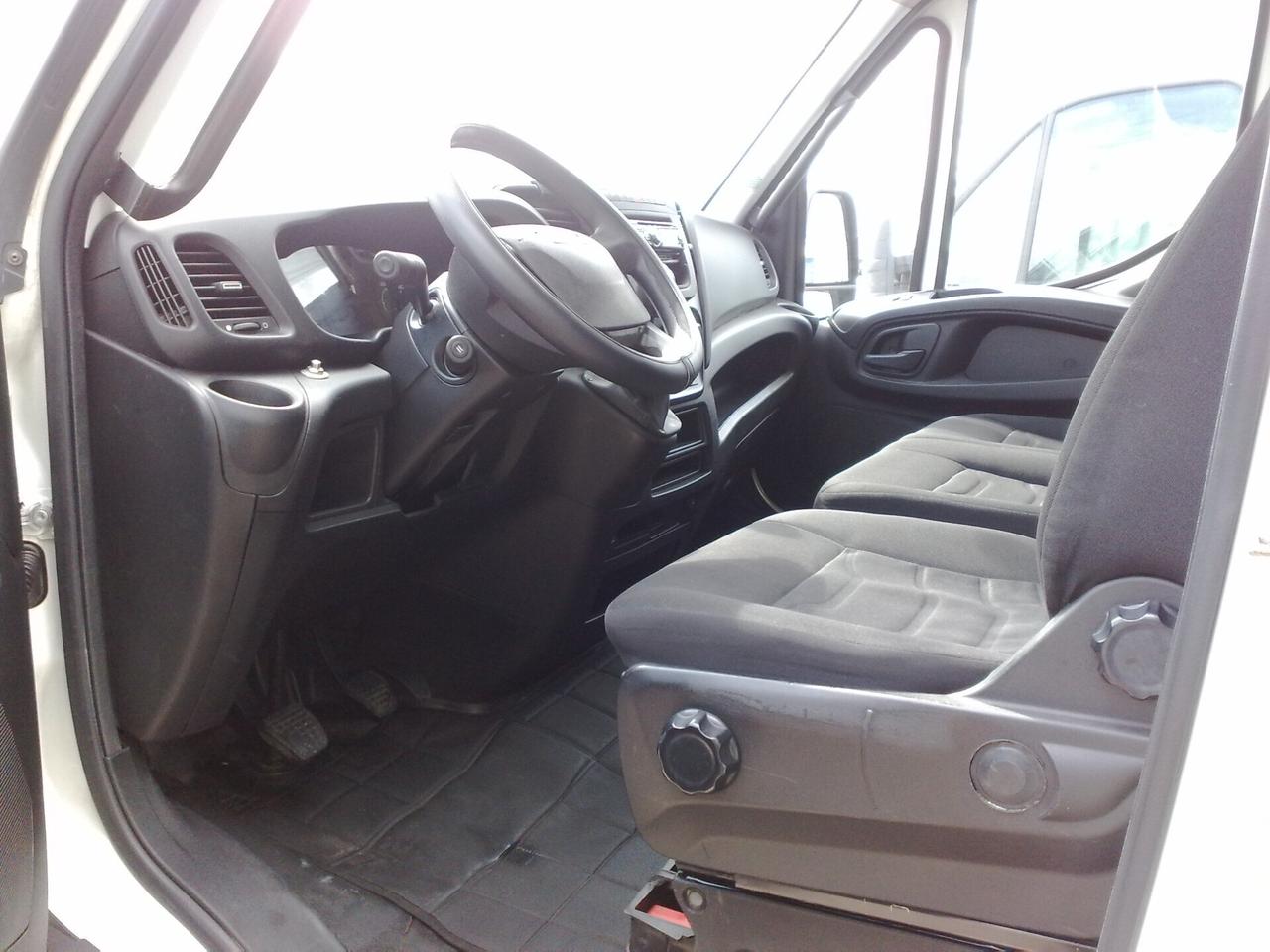 Iveco Daily 35c15 2.3hpt Centinato - 2015