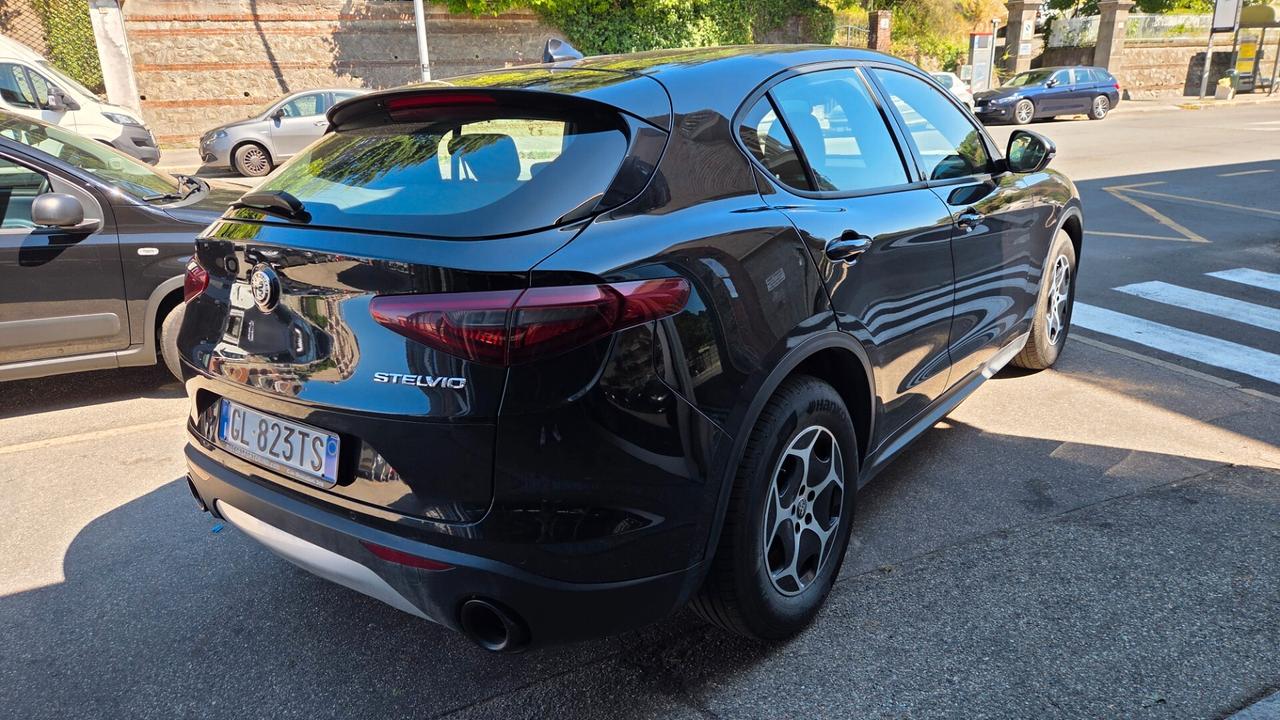 Alfa Romeo Stelvio 2.2 Turbodiesel 160 CV AT8 RWD Super Business