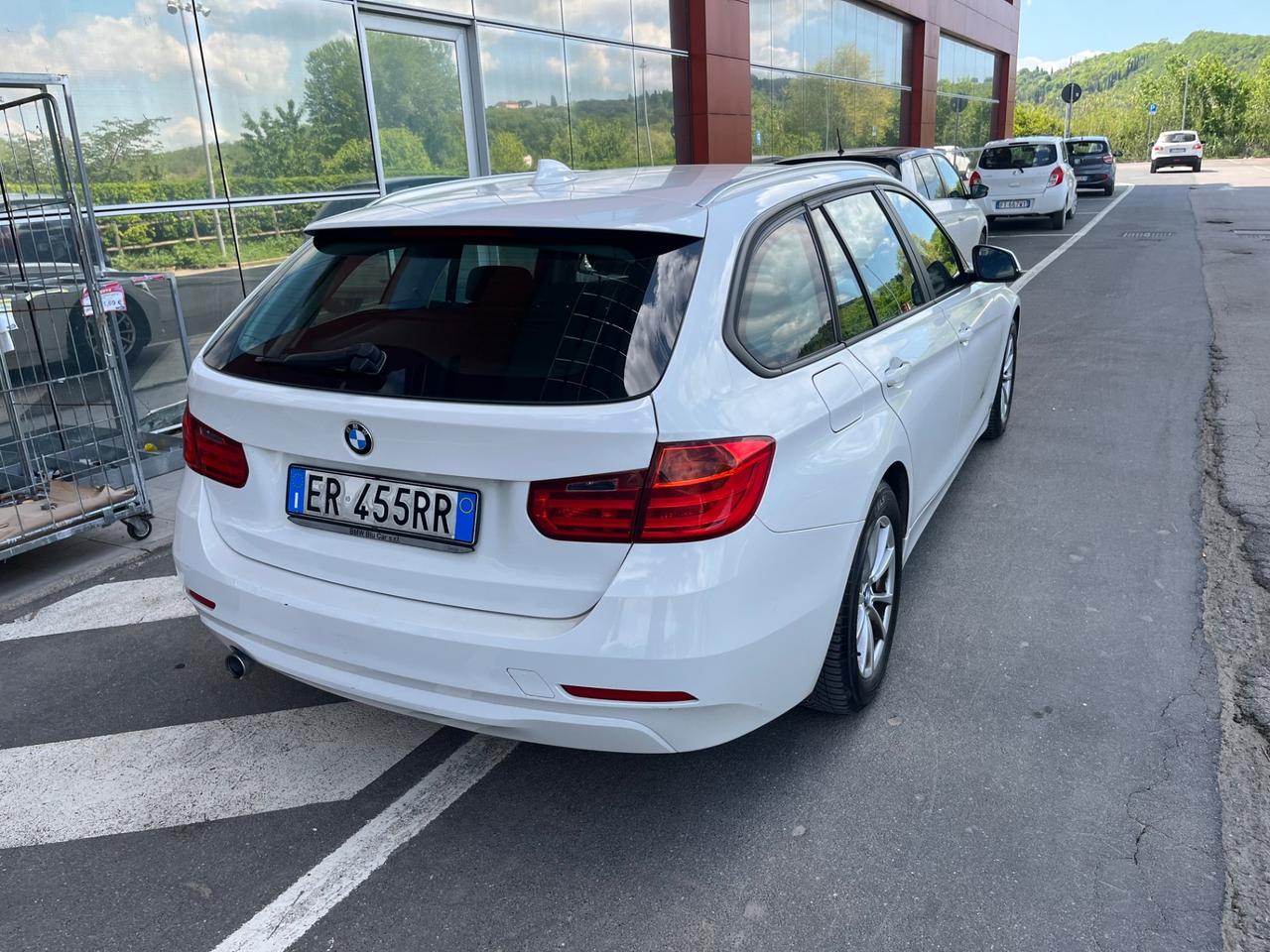 Bmw 318 318d Touring Business automatico 2013 2.0 DIESEL