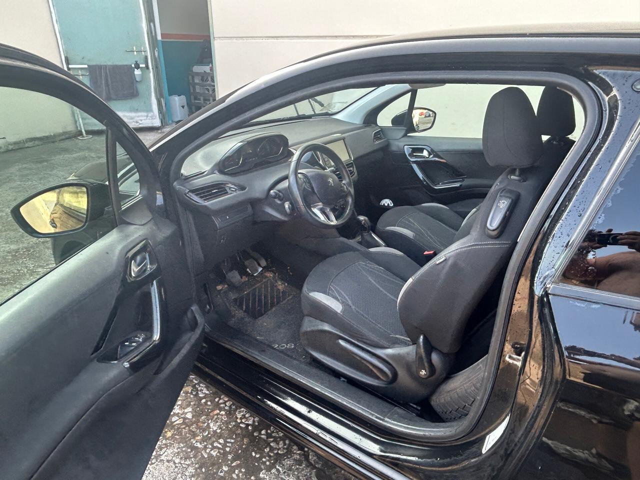 Peugeot 208 1.4 HDi 68 CV 3 porte Access