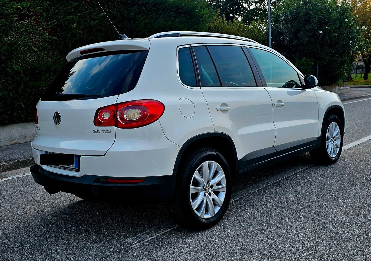 Volkswagen Tiguan 2.0 16V TDI DPF tiptronic Sport & Style (18°)