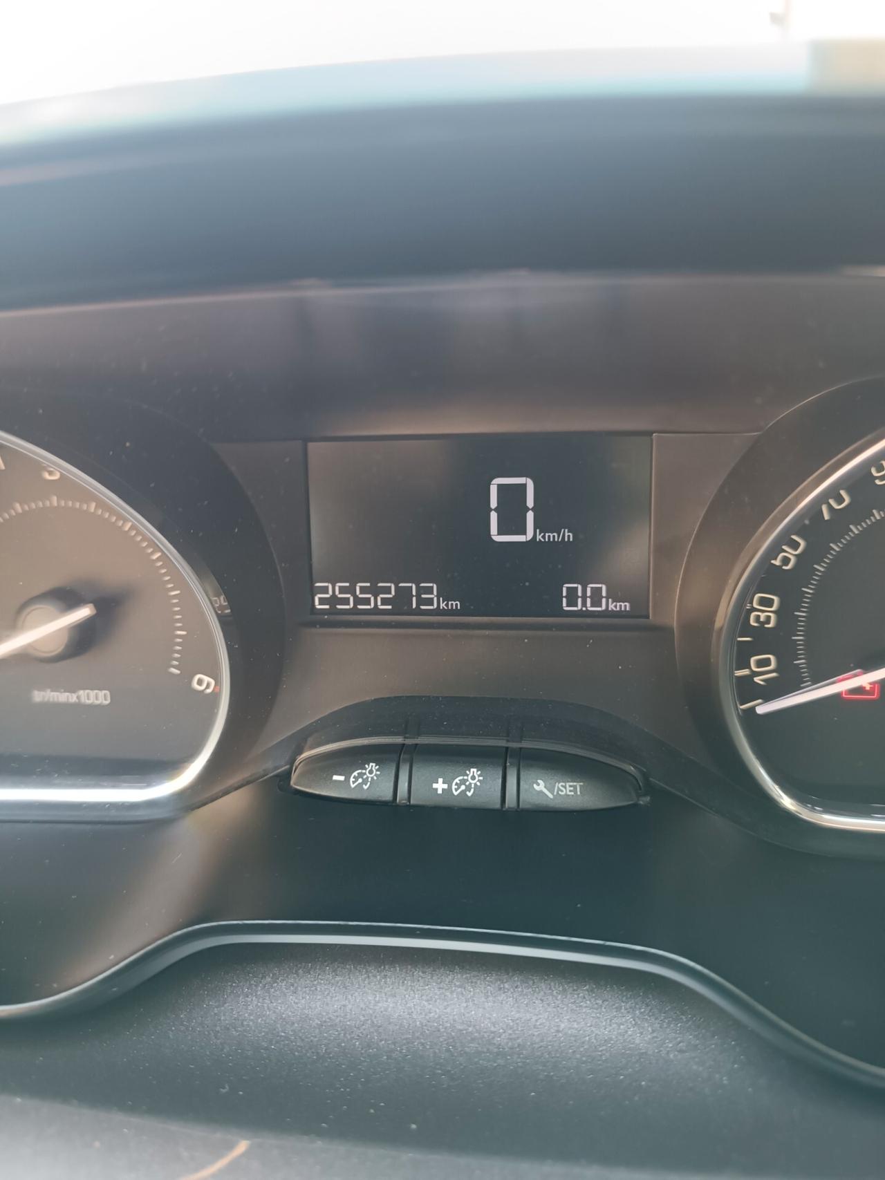 Peugeot 2008 1.6 e-HDi 92 CV Stop&Start Active