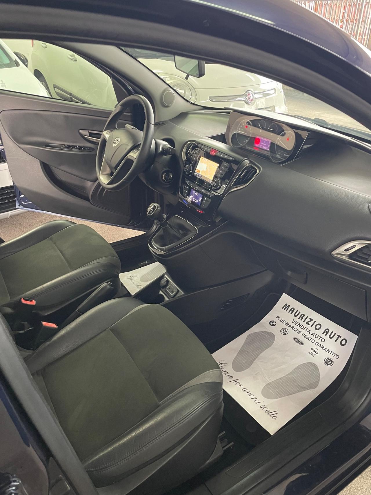 Lancia Ypsilon 1.2 69 CV 5 porte GPL Ecochic Unyca tetto nav sensori pelle