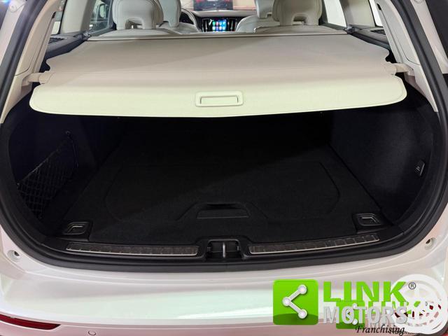 VOLVO V60 B4 (d) aut Ultimate Dark IVA ESP. GARANZIA 24