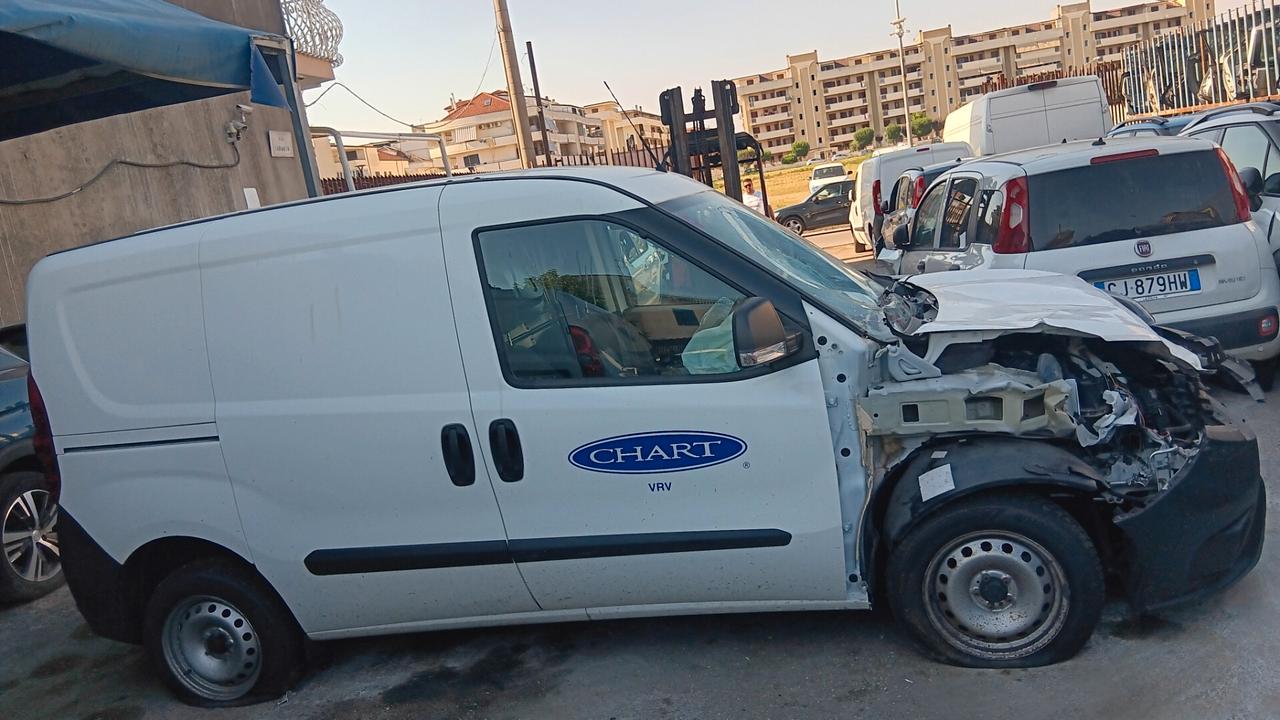 Fiat Doblo incidentata sinistrata mondialcars 022