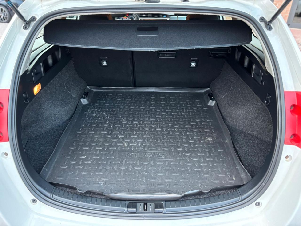 Toyota Auris 1.8 Hybrid