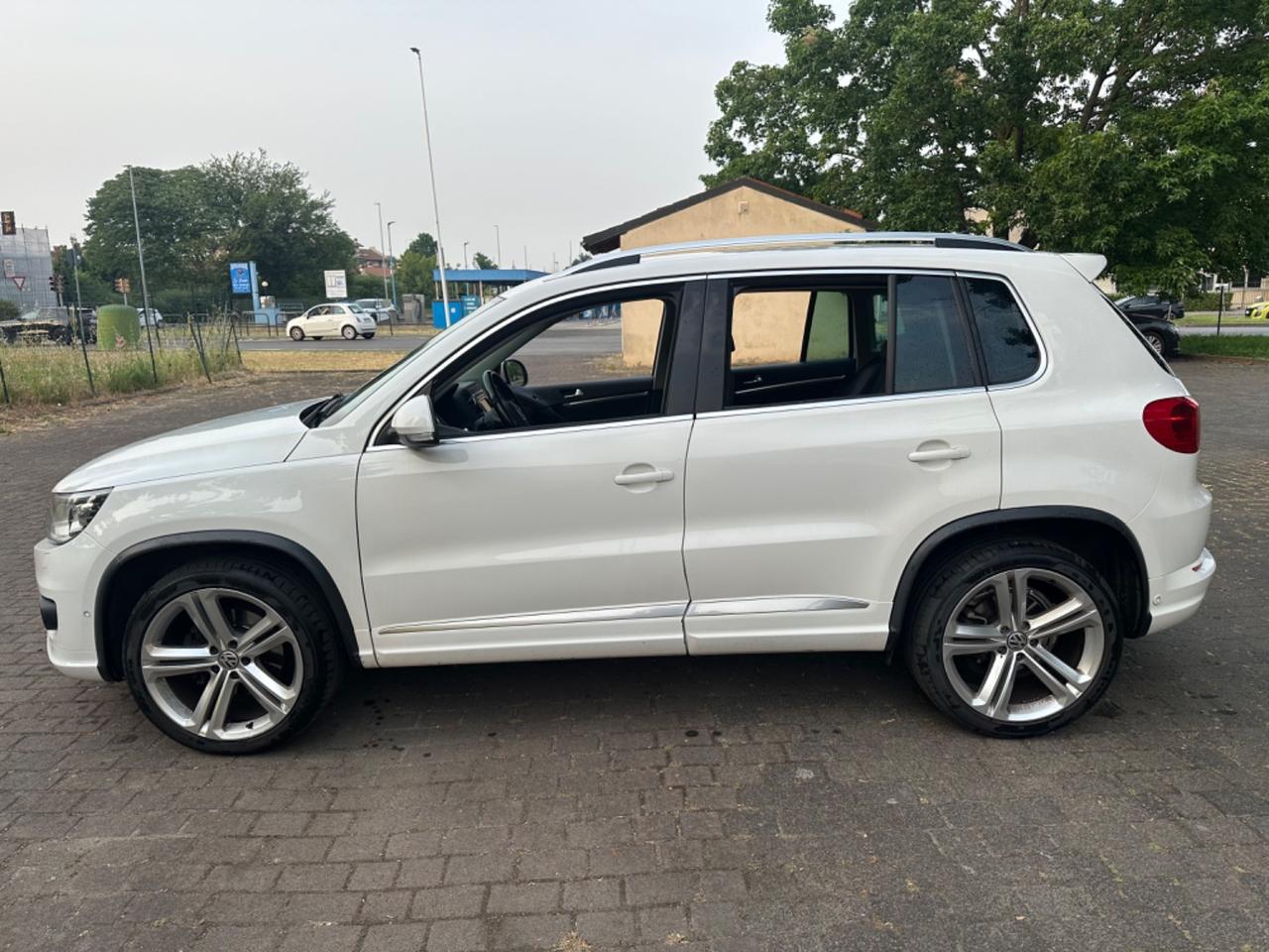 VOLKSWAGEN TIGUAN 2.0 TDI CAMBIO AUTO. 4 MOTION