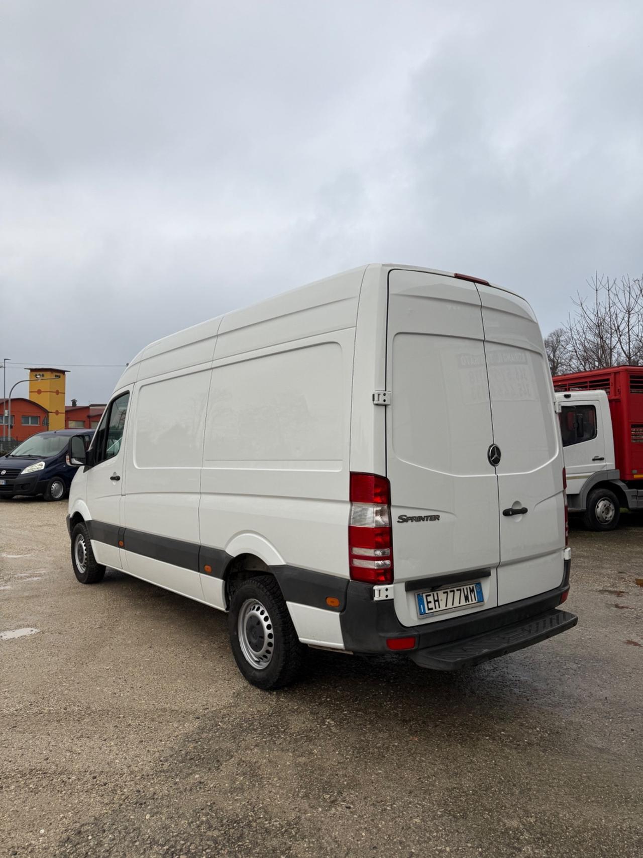 Mercedes Benz sprinter L2H2
