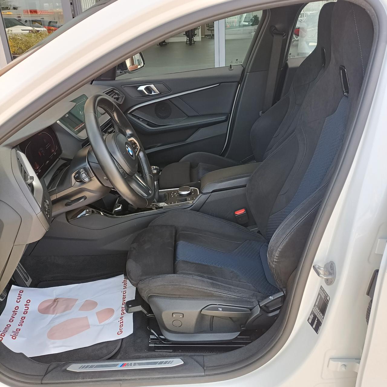 Bmw 118 118d 5p. Msport