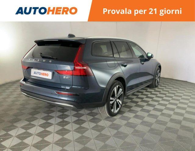 VOLVO V60 Cross Country B4 (d) AWD automatico Plus