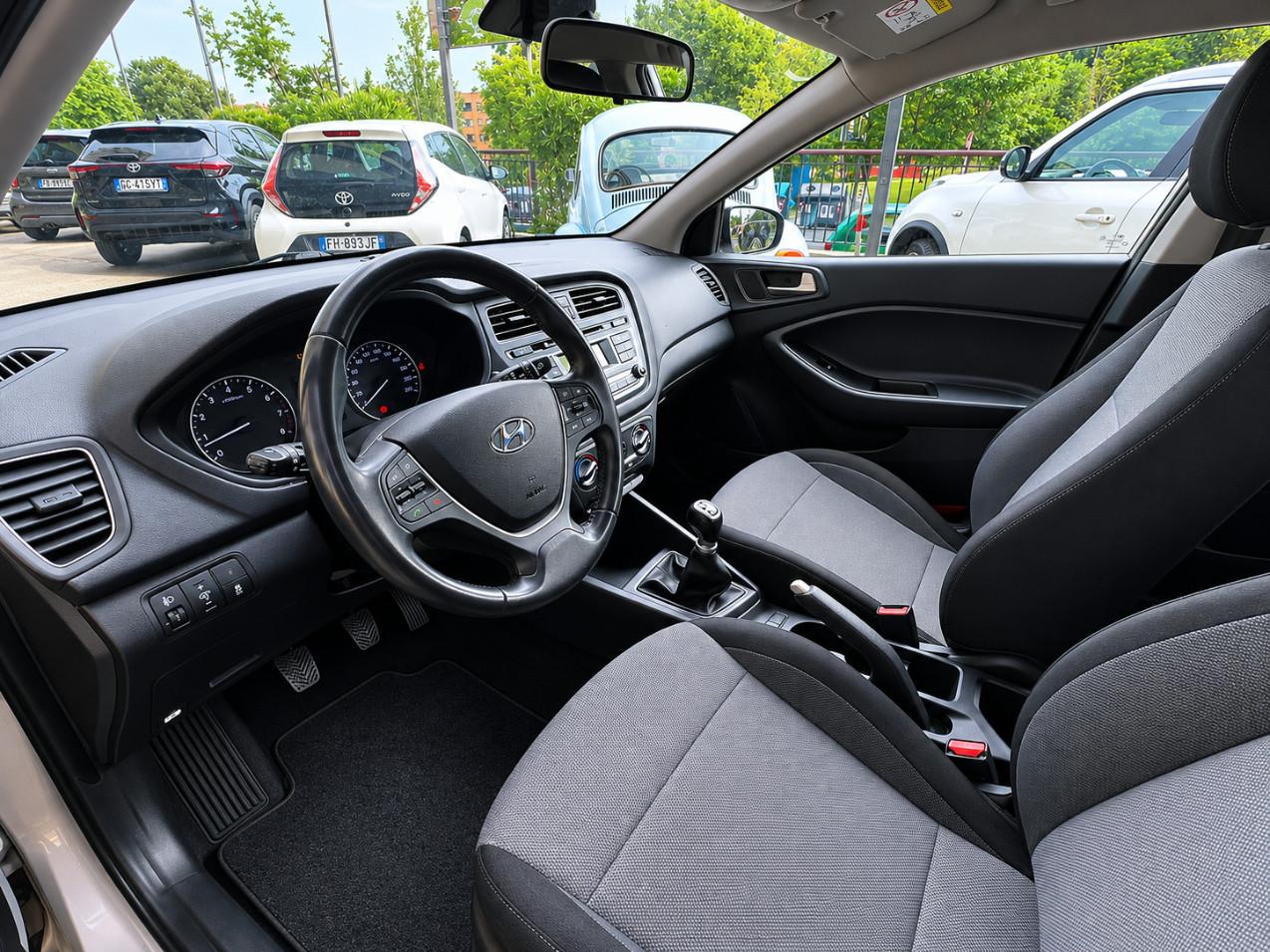 Hyundai i20 5 Porte i20 5p 1.2 Login 84cv