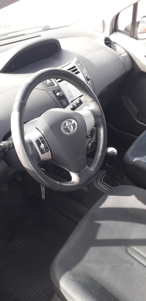 TOYOTA - Yaris - 1.0 5p. Sol