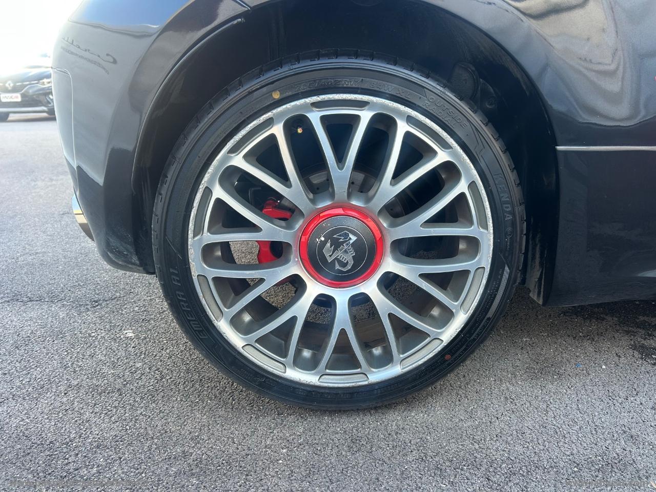 ABARTH 500 1.4 Turbo T-Jet Custom