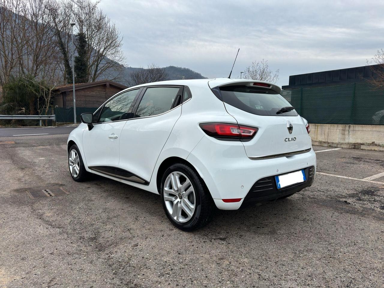 Renault Clio dCi 8V 75 CV 5 porte Moschino Zen