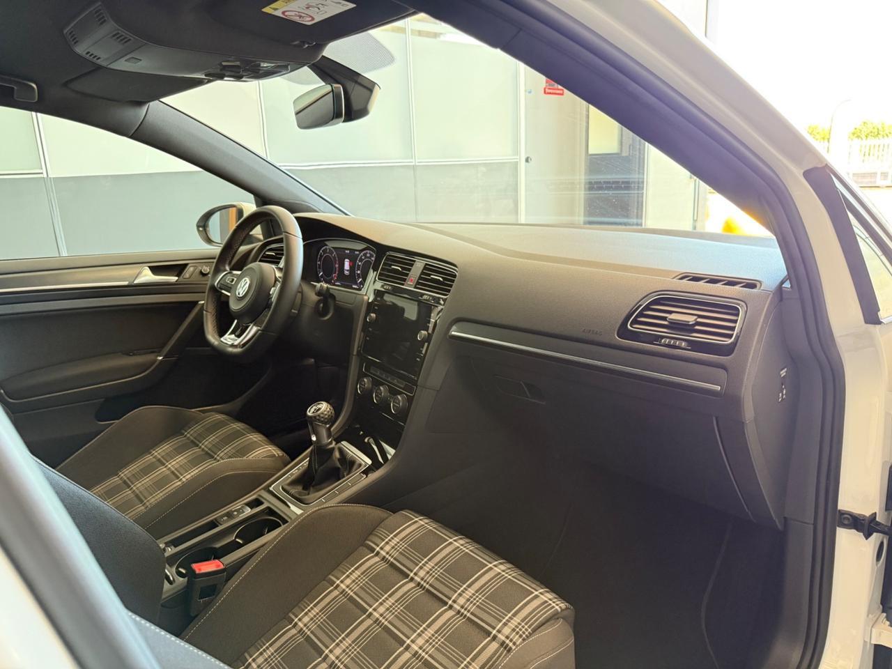 Volkswagen Golf GTD 2.0 TDI