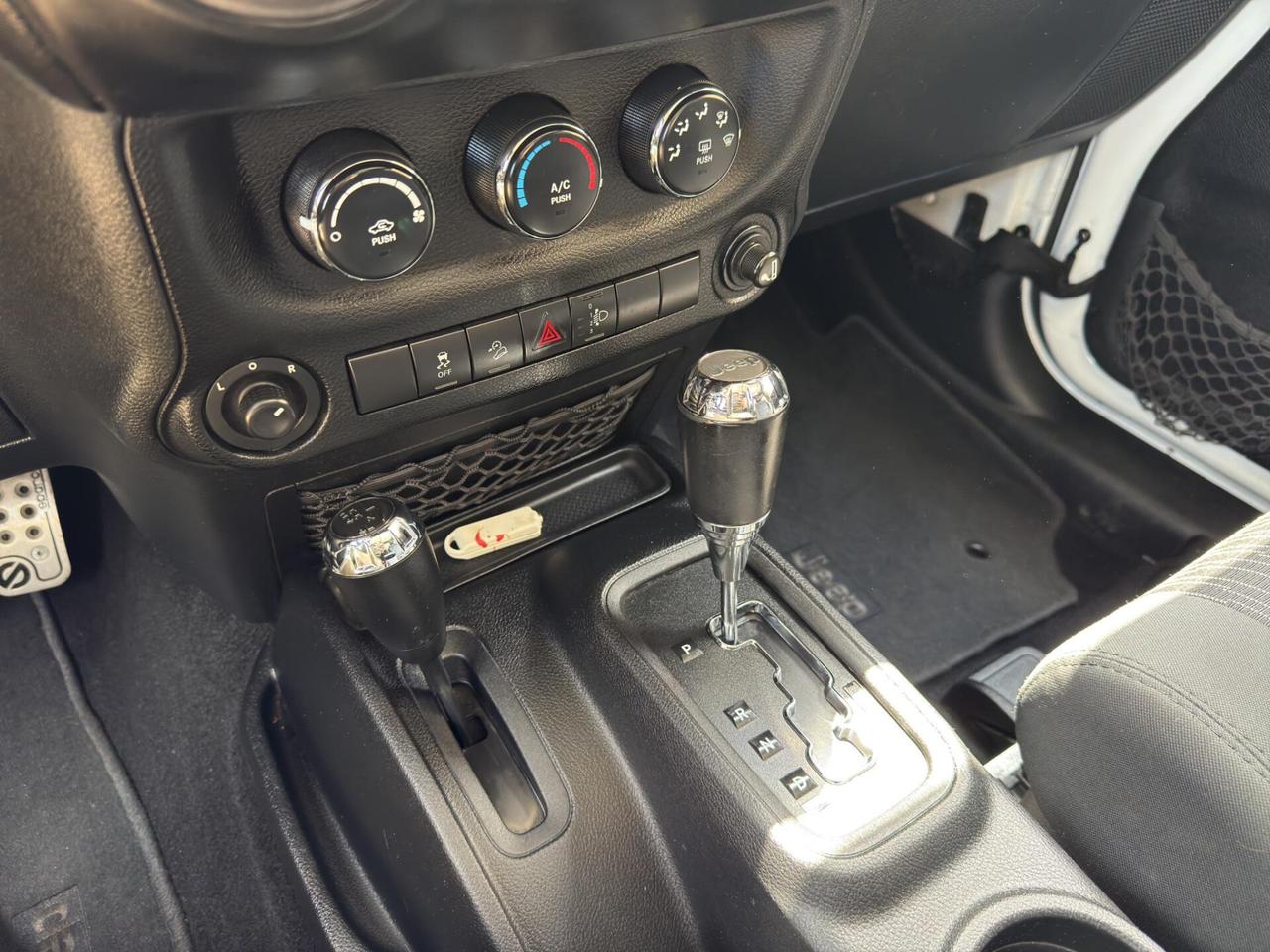 Jeep Wrangler 2.8 200cv crd Sahara automatica Tetto 2011
