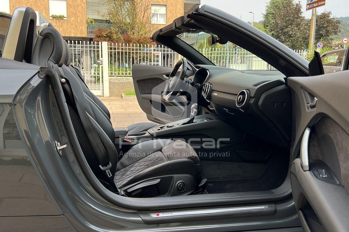 AUDI TT Roadster 2.0 TFSI quattro S tronic S line