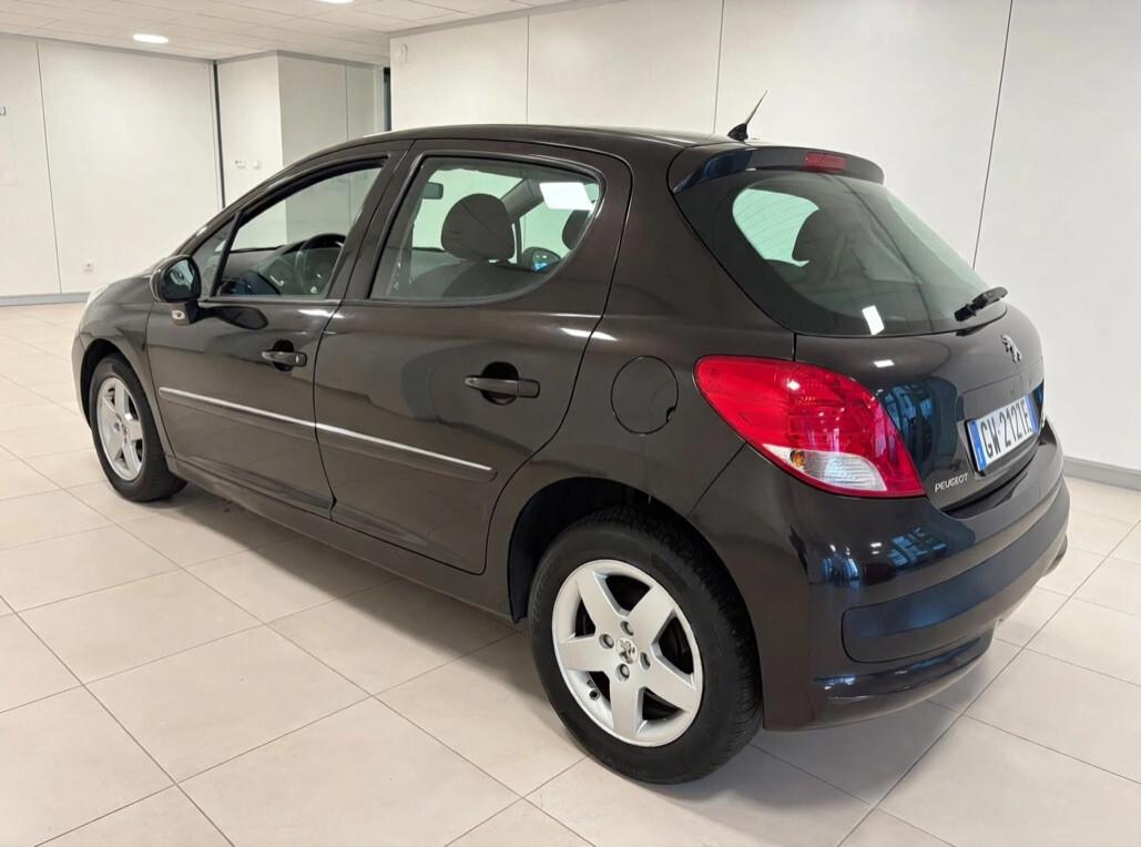 Peugeot 207 1.4 HDi 70CV 5p. NEOPATENTATI