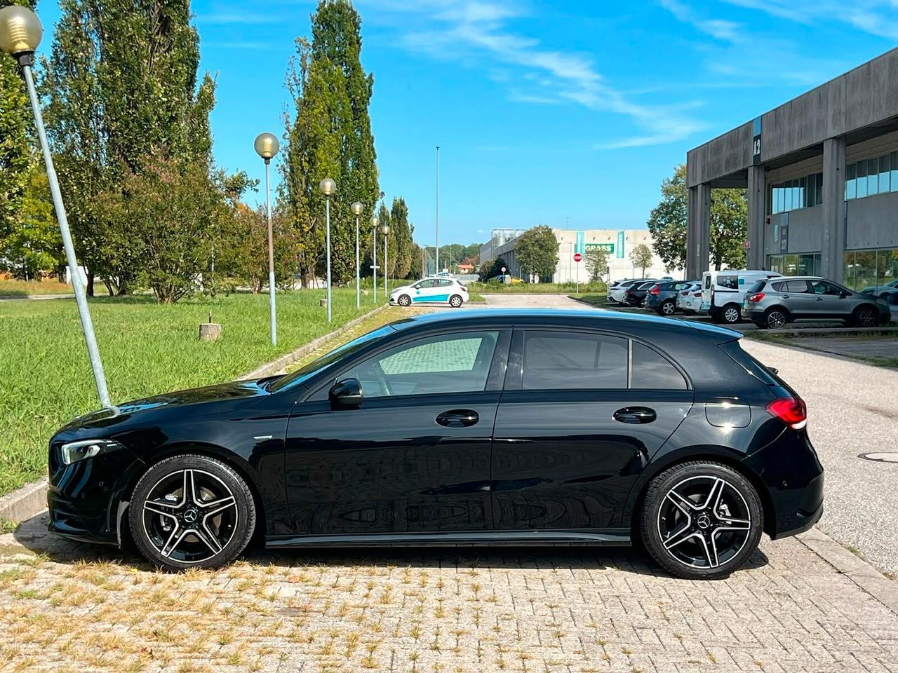 Mercedes-benz A 180 d AMG PREMIUM