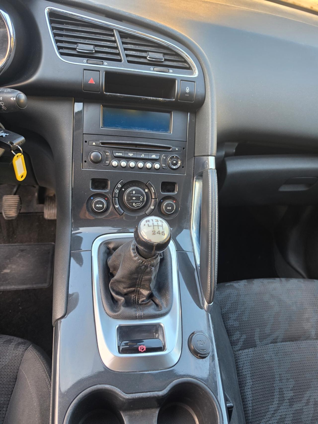 Peugeot 3008 1.6 HDi 115CV Allure