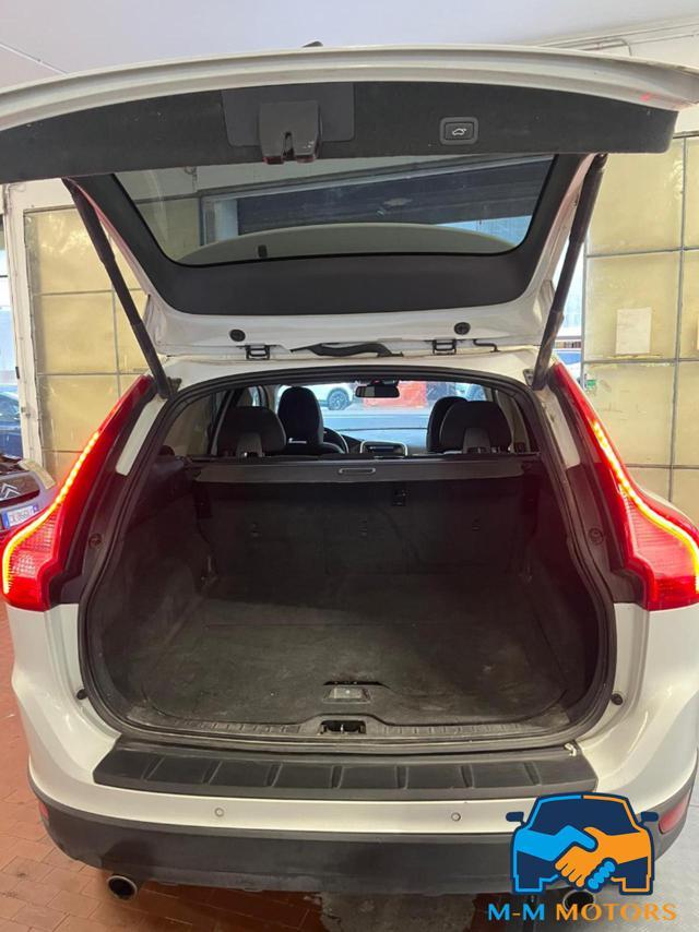 VOLVO XC60 D5 AWD Geartronic Summum