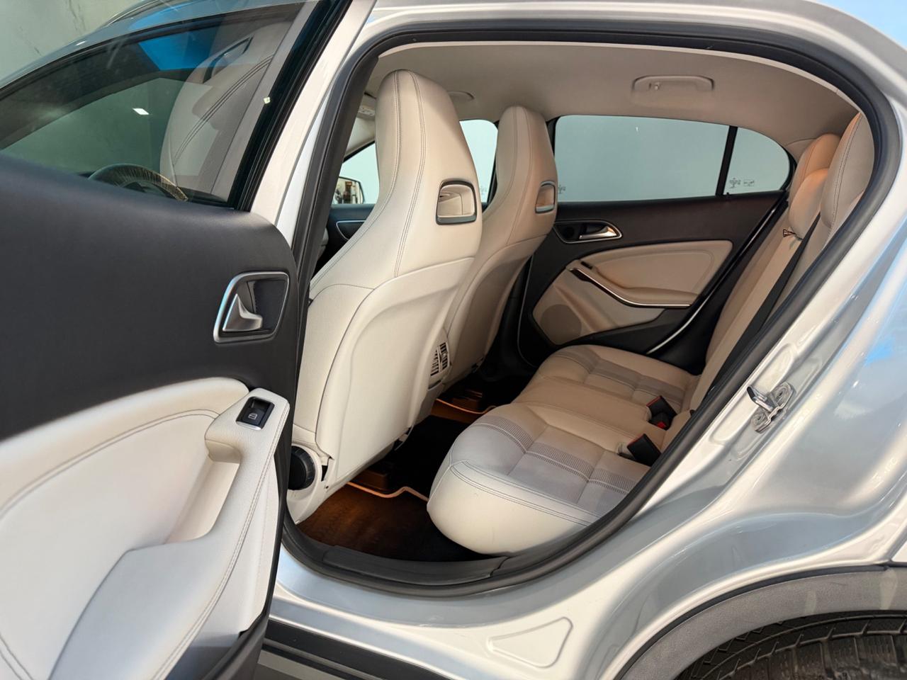 Mercedes-benz GLA 200 d Automatic Premium